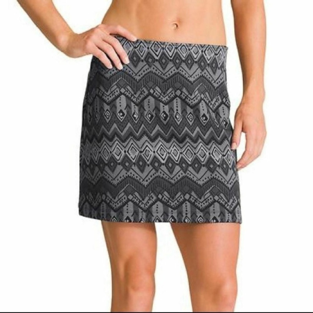 NWT Athleta Chevron Tech Stretch Fleece Skirt - Picture 2 of 8